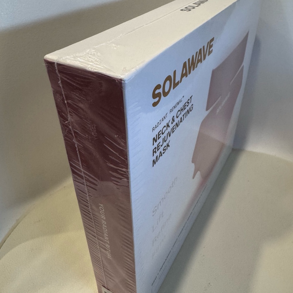 Solawave Neck & Chest Rejuvenating Mask NEW SEALED - Picture 3 of 5